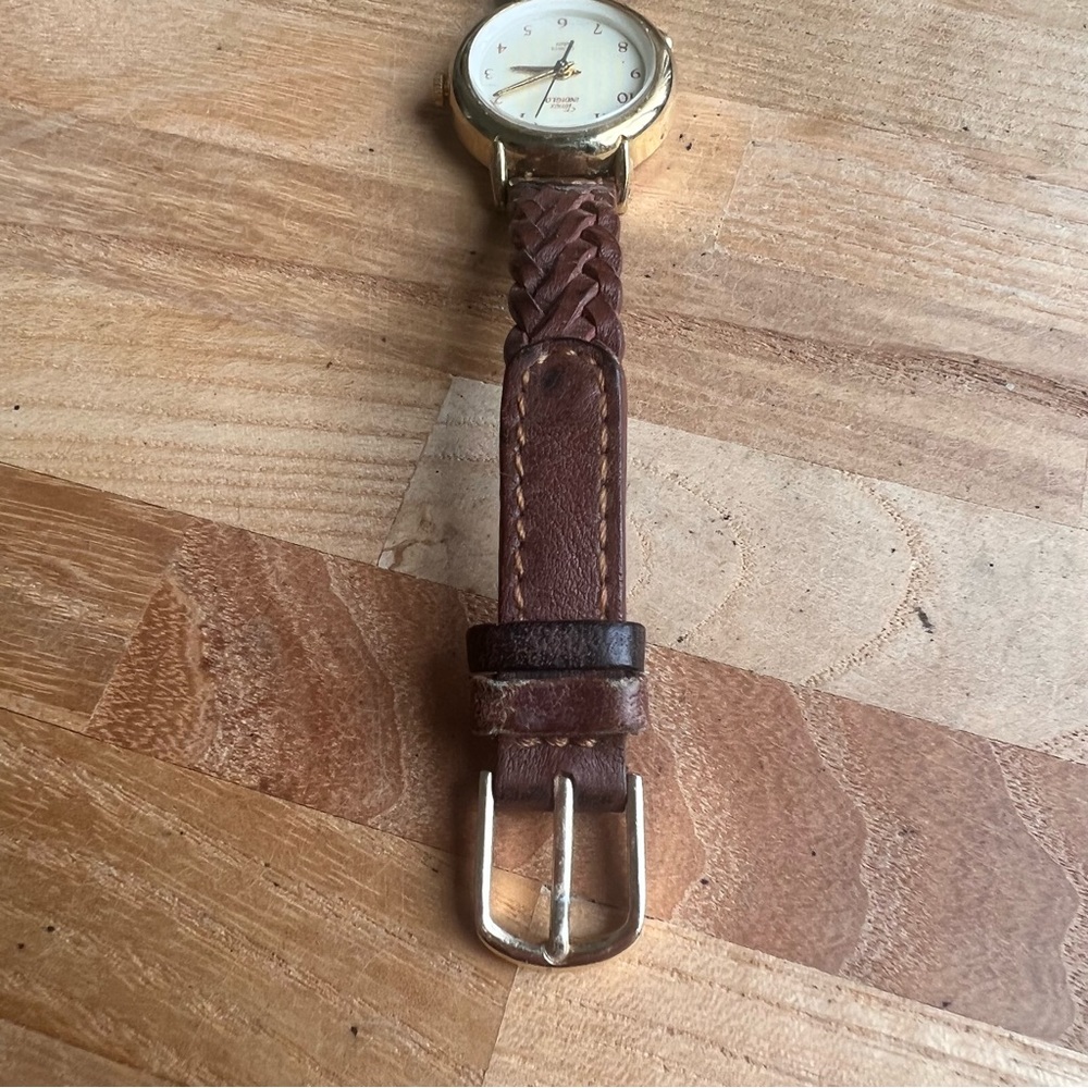Timex ladies indiglo gold tone brown braided leather watch NEW BATTERY - Picture 4 of 7